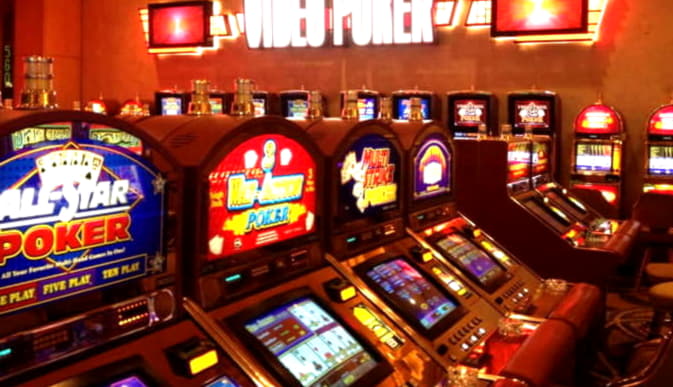 €350 Daily freeroll slot tournament at Maldives Casino 