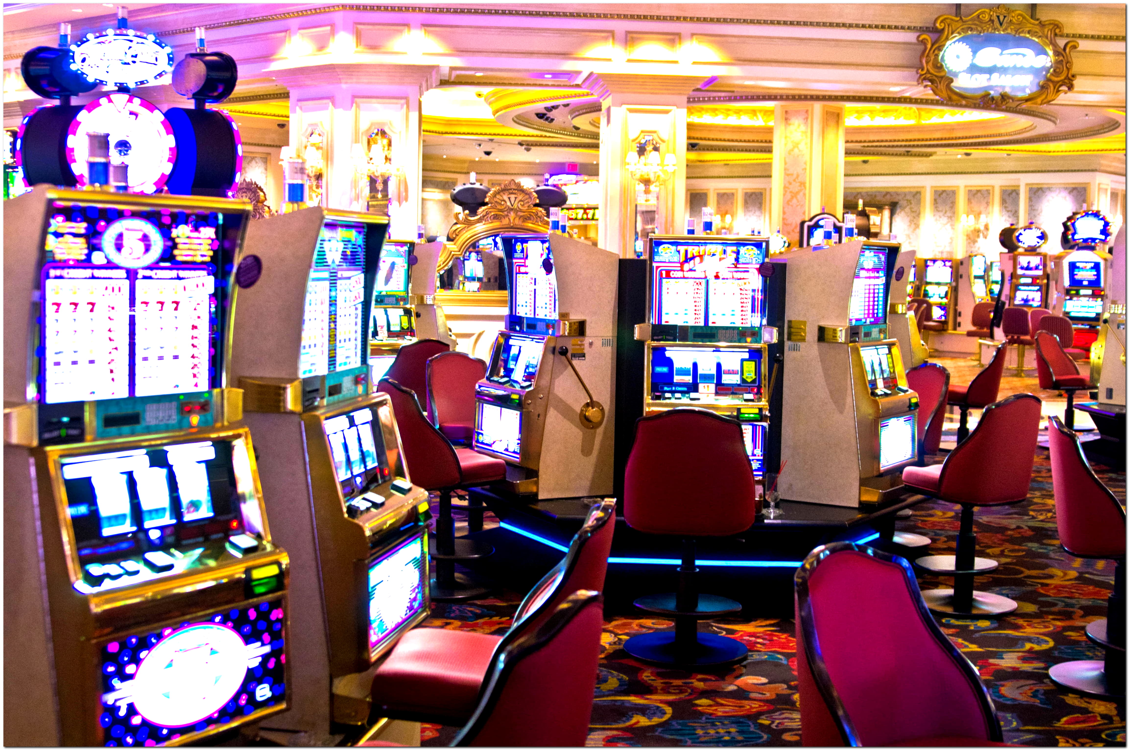185 FREE SPINS at Royal Panda Casino