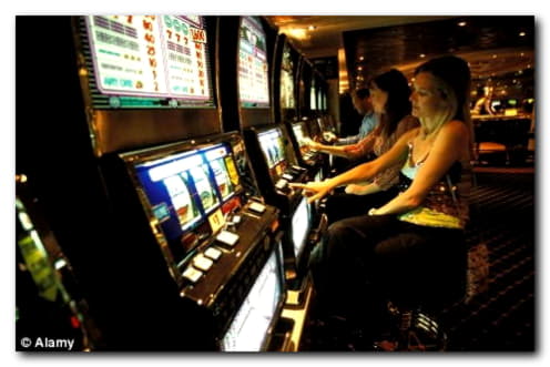 200 FREE SPINS at Cashmio Casino