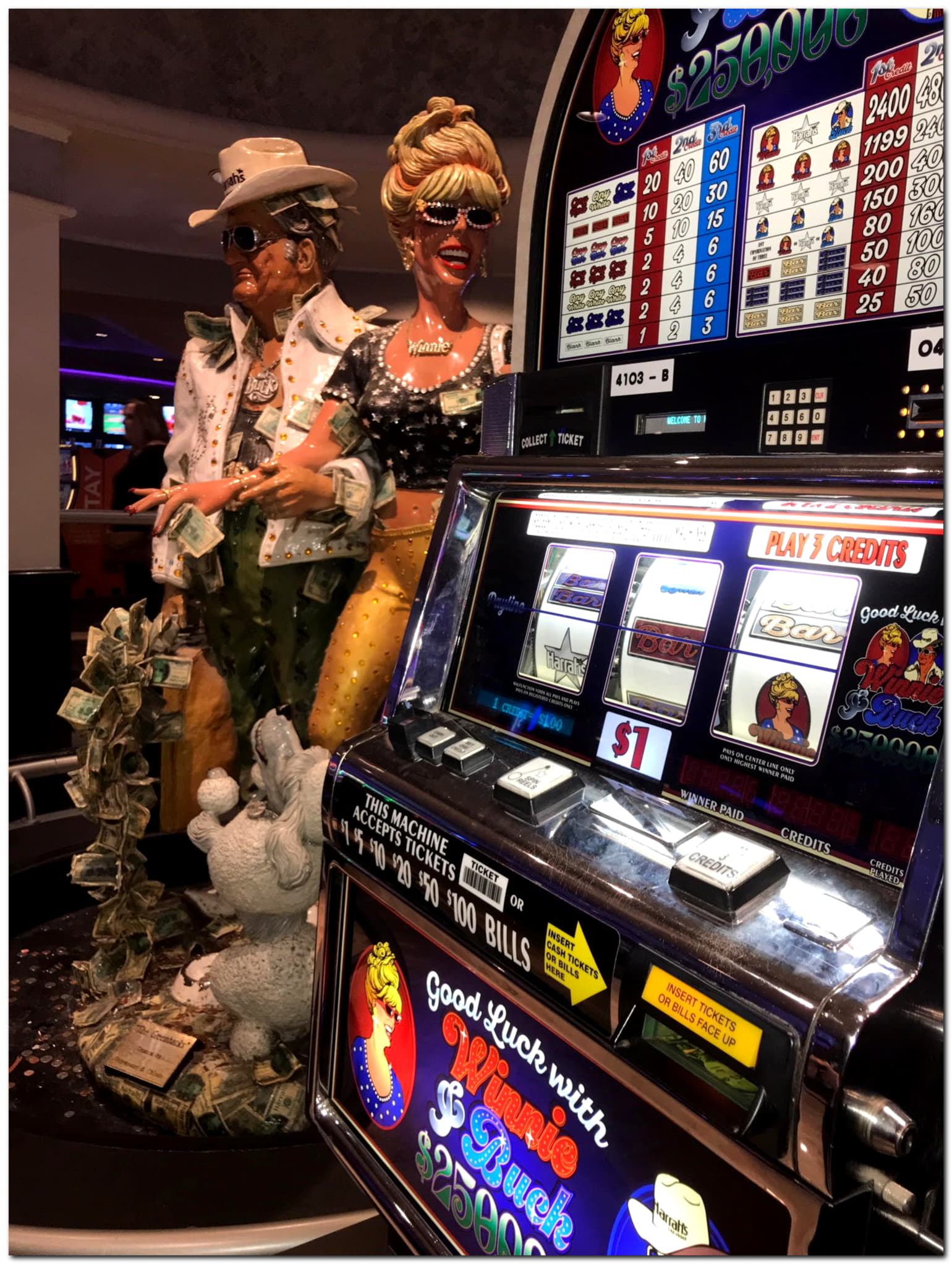 Eur 965 Mobile freeroll slot tournament at Royal Panda Casino